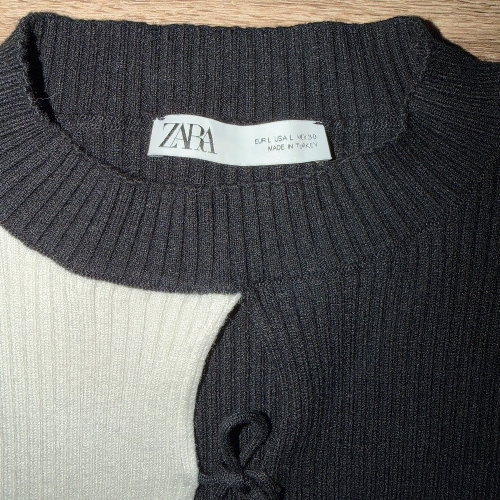 Zara Two-Tone Black & White Ribbed Lace-Up Crop Sweater - Picture 3 of 3